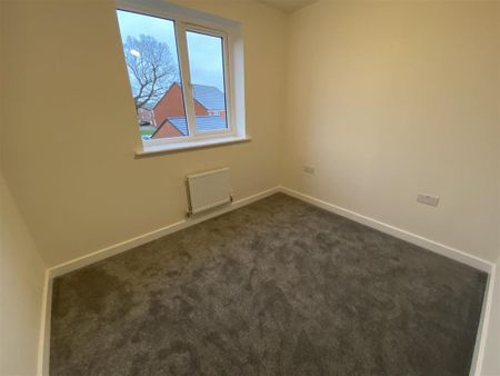 3 bedroom semi-detached house to rent - Photo 3