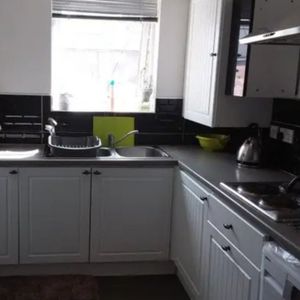 Room in a Shared Flat, Hulme, M15 - Photo 3