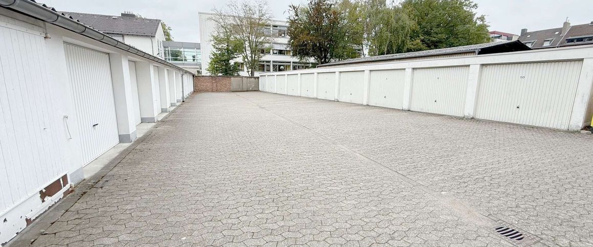 Neuss-Innenstadt - Helle 4-Zimmerwohnung mit Duschbad, Balkon und Garage in zentraler Lage - Foto 1