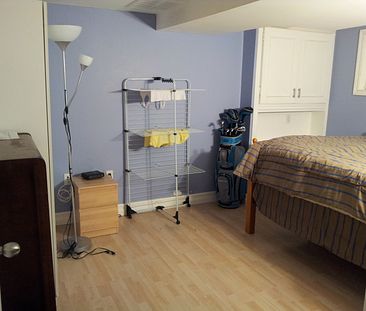 3 Bedroom Basement Apartment All Inclusive - Photo 1