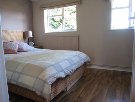 2 bedroom terraced house to rent - Photo 2