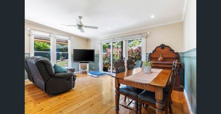 Boasting character in convenient central location! - Photo 2