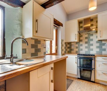 2 bedroom barn conversion to rent - Photo 2