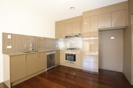 Stunning Unit in Unbeatable Location! - Photo 4