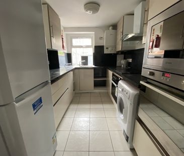 5 Bed - Flat 9, 1-9 Regent Road, Leicester, - Photo 6