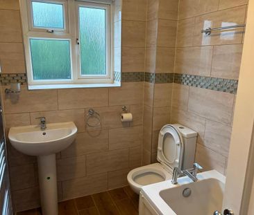 2 bedroom semi-detached house to rent - Photo 6