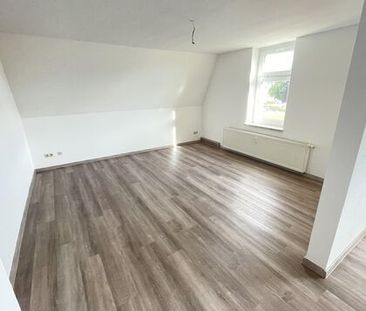 Erstbezug nach Renovierung - Dachgeschosswohnung in Fraureuth - Photo 1