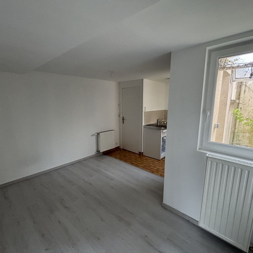 Location Appartement 1 pièce 15m² AMIENS 80000 - Photo 1