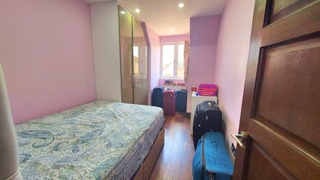 4 bed semi-detached house to rent in Rosecroft Walk, Pinner, HA5 - Photo 2