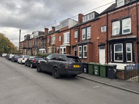 Ridgeway Terrace, Leeds, LS6 - Photo 4