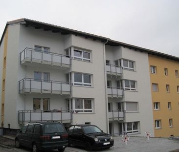 Renovierte 3 - Zimmer Wohnung mit Balkon in modernisierter Wohnanlage! - Foto 2