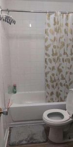 Cession de bail appart 1 chambre à coucher et 1 salle de bain - Photo 4