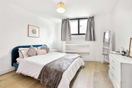 Bright one bedroom modern apartment in Fulham - Photo 4