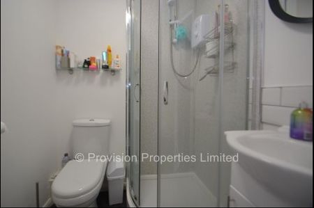 1 Bedroom Flats in Leeds - Photo 5