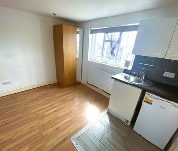Studio to rent - Photo 5