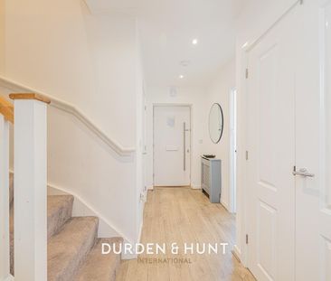 Whittle Drive, Hornchurch - Photo 2