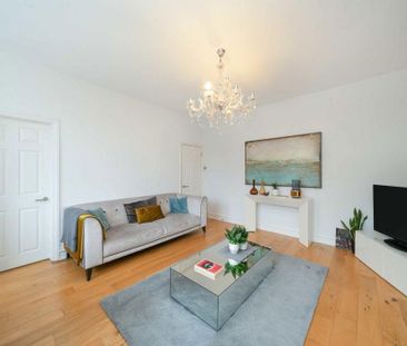 3 bedroom flat to rent - Photo 1