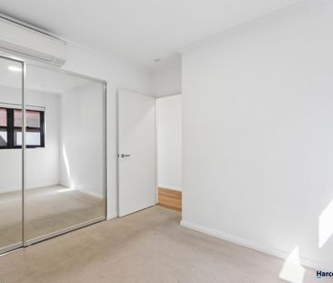 Modern Apartment Living in Prime Bassendean - Photo 2