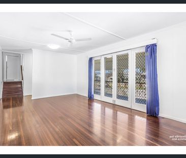 EFFORTLESS STYLE, CLEVER DESIGN AND A LITTLE BIT OF WOW - Photo 1