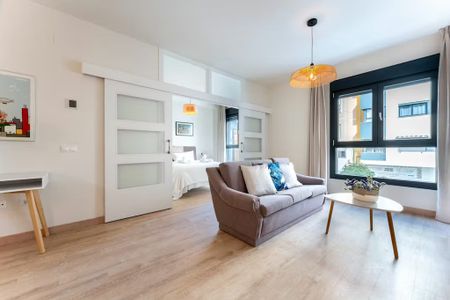 Calle Martínez de la Rosa, Málaga, Andalusia 29010 - Photo 3