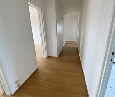 Location Appartement 5 pièces 107m² - Photo 3