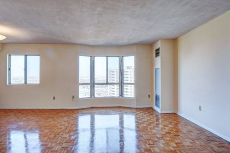 Forest Manor - Photo 3