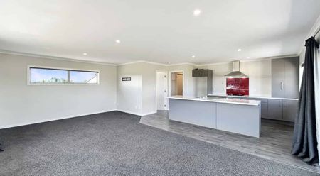 KAIRANGA - 3 BEDROOMS - Photo 2