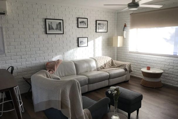 Stunning home by the beachside with teenagers retreat! - Photo 1