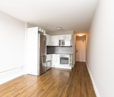 798 Richmond Street West - Photo 3