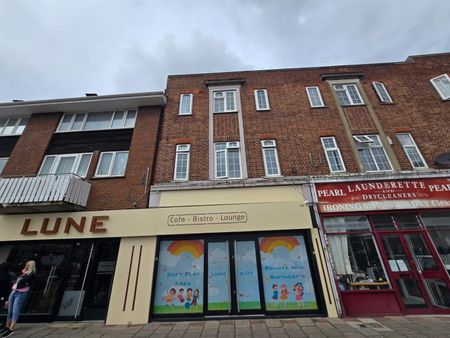 High Street, Waltham Cross EN8, London - Photo 2
