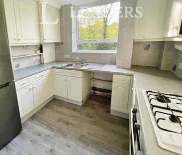 2 bedroom apartment to rent Woodcroft Drive, Eastbourne, BN21 - Photo 4