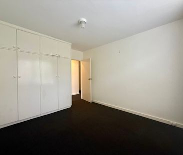 1/92 Glen Huntly Road, Elwood VIC 3184 - Apartment For Rent | Domain - Photo 3