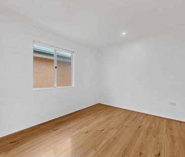 Immaculate, Light-Filled Family Residence in a Sought-After Location - Photo 5