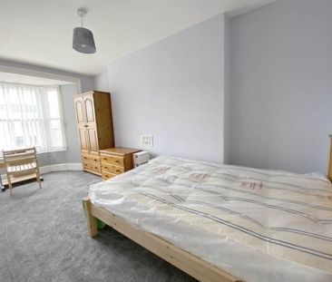 4 bedroom flat to rent - Photo 5