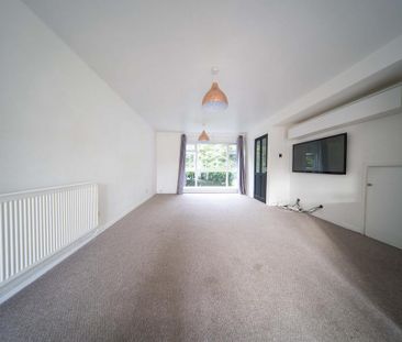 3 bedroom terraced house to rent - Photo 3