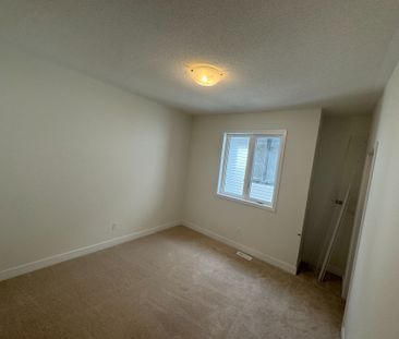 For Lease - 1043 Thompson Drive, Oshawa, Ontario - Photo 3