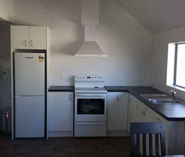 Fully Furnished Studio - Photo 3