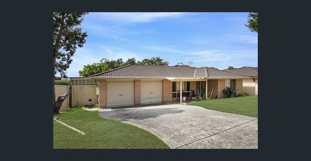 Spacious 4-Bedroom Family Home in Convenient Location - Photo 1