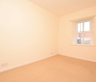 2 bedroom maisonette to rent - Photo 3