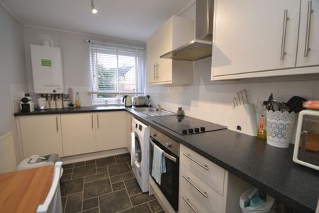 3 bed Flat for Rent - Photo 4