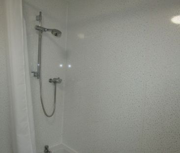 3 bed Semi-Detached - To Let - Photo 5
