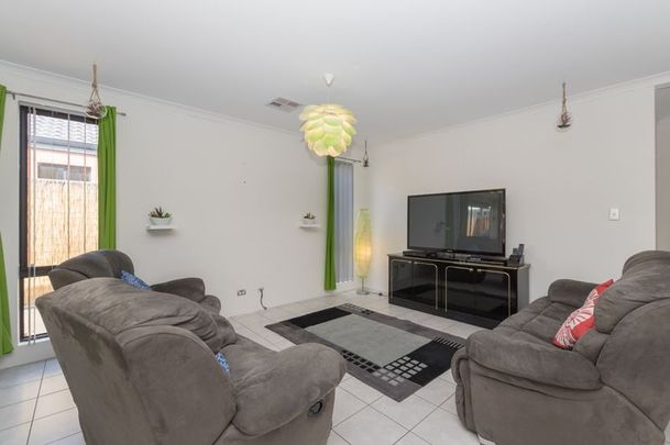 Beautiful Family Home in Baldivis Central - Photo 1
