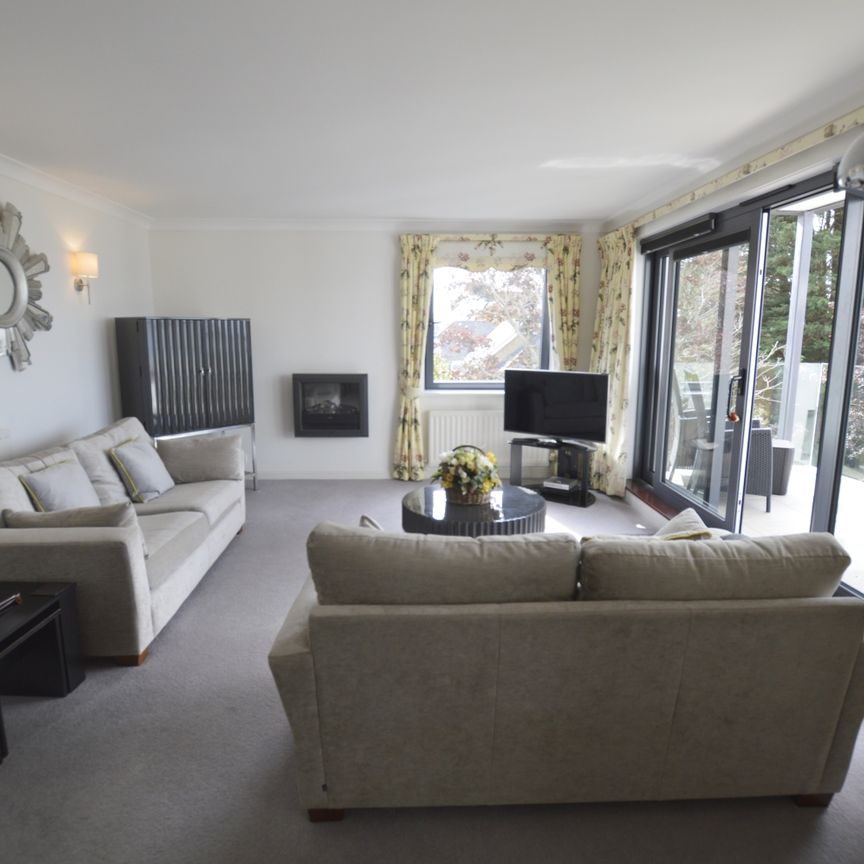 Wykeham Lodge, Chaddesley Glen - Photo 1