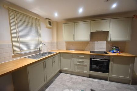 3 bedroom terraced house to rent - Photo 5