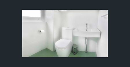 Renovated Art Deco - Close to Beach - Plenty On Street Parking - Photo 2