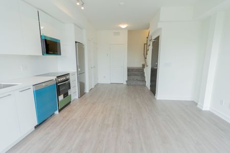 For Lease - 851 Sheppard Avenue Unit# 37, Toronto, Ontario - Photo 2