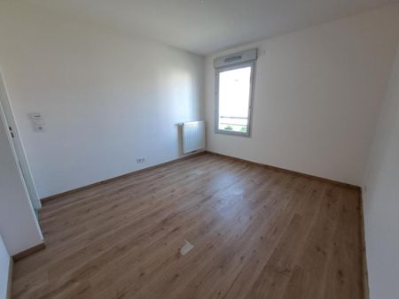 Location Appartement 3 pièces 60m² BONNEVILLE 74130 - Photo 3