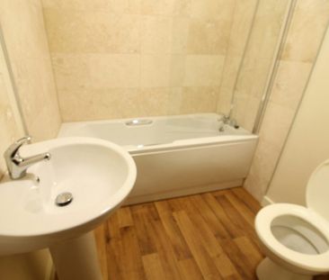 Flat to rent on - Photo 5