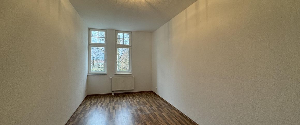 Traumhafte 2-Zimmer-Wohnung mit Balkon & saniertem Bad im begehrten Stadtfeld - Foto 1