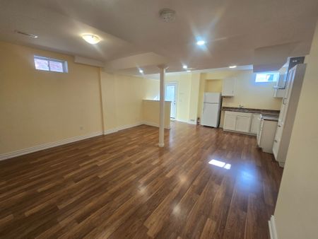 For Lease - 585 McGregor Farm Trail Unit# Bsmt, Newmarket, Ontario - Photo 3